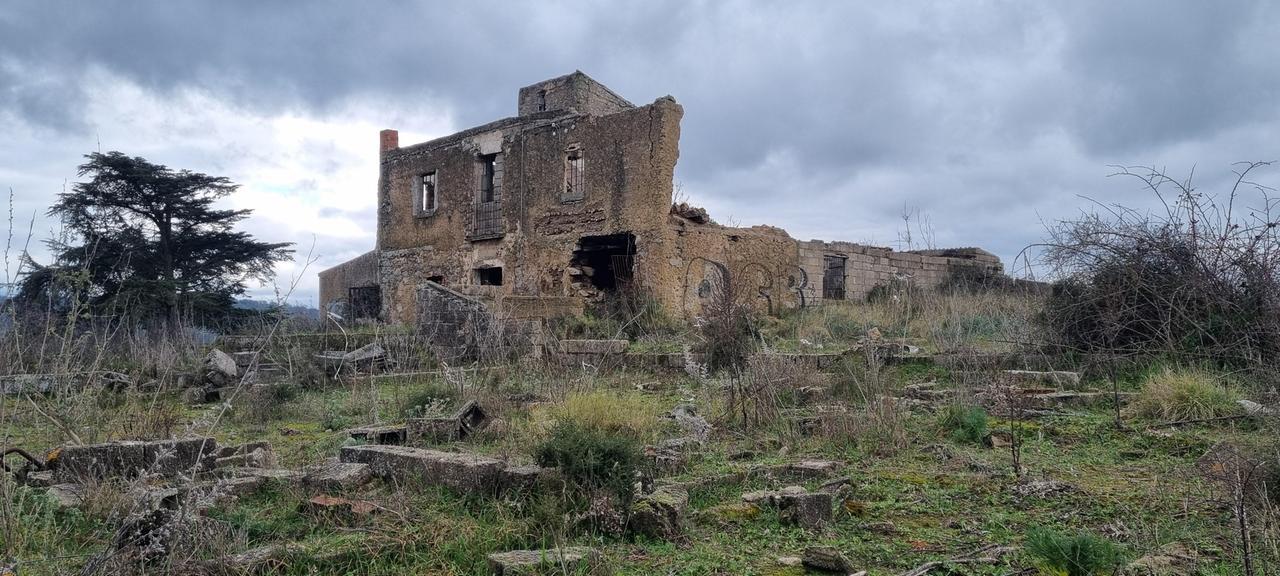 Morti nel crollo del rudere: consulenze tecniche opposte