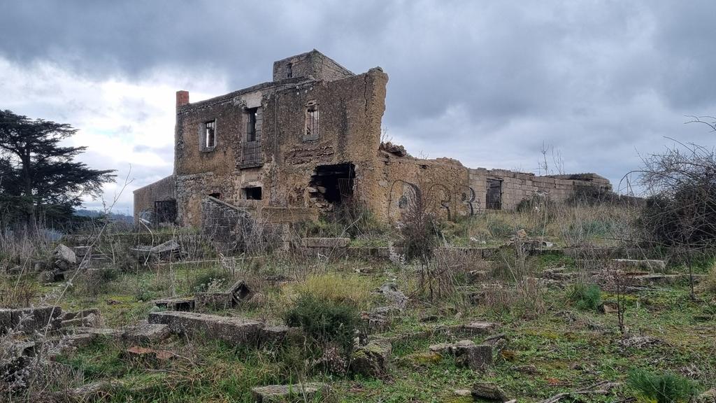 Morti nel crollo del rudere: consulenze tecniche opposte