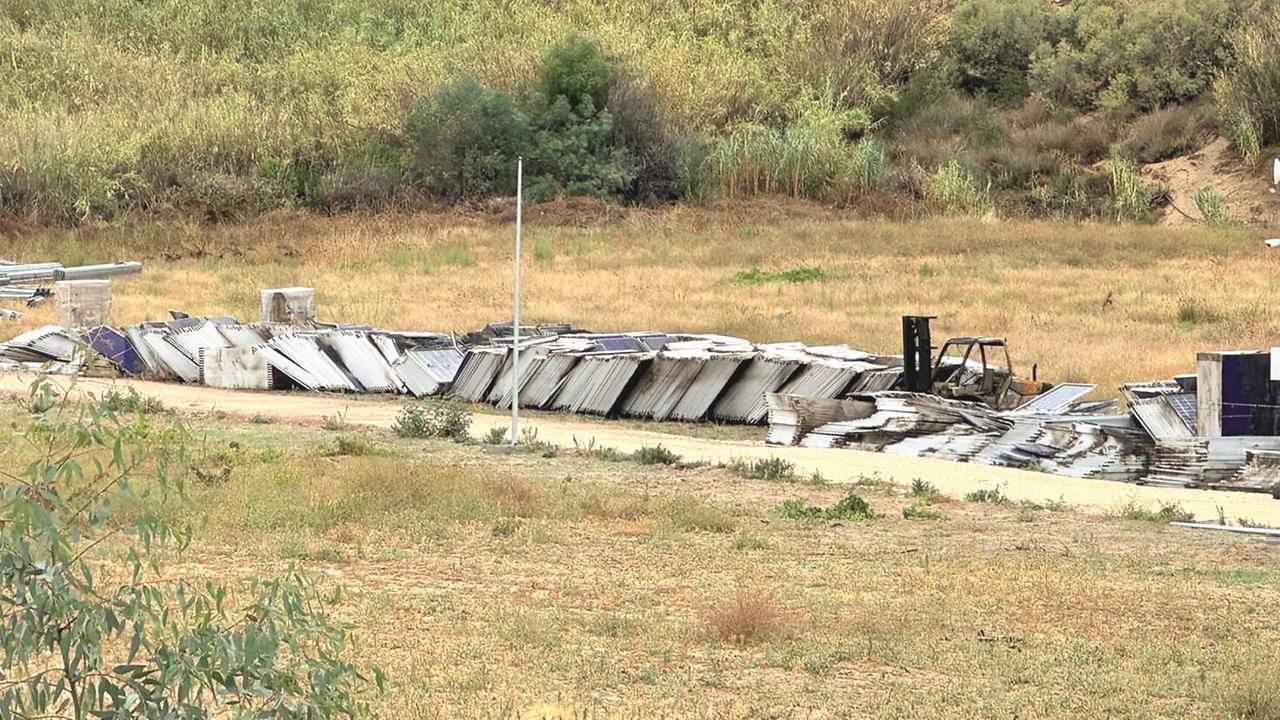 L’incendio ai pannelli di Viddalba: «Un danno gravissimo per tutta la comunità»