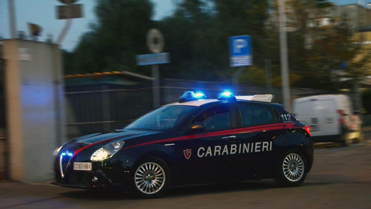 Ruba un’auto e causa un incidente: arrestato