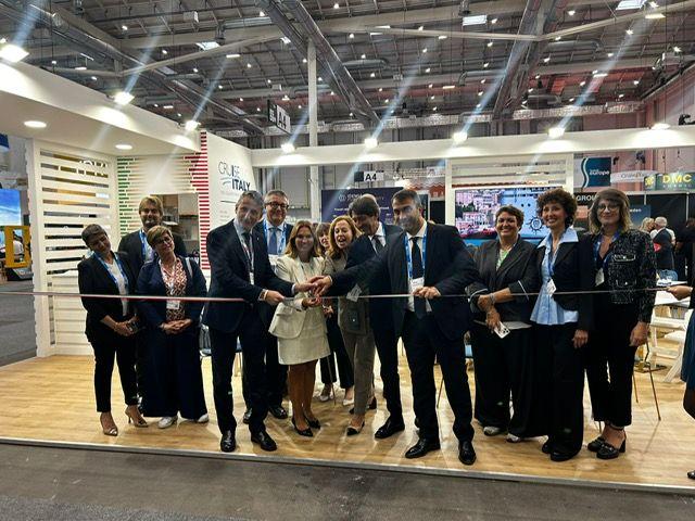 
	Il taglio del nastro

