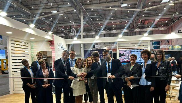 Il taglio del nastro