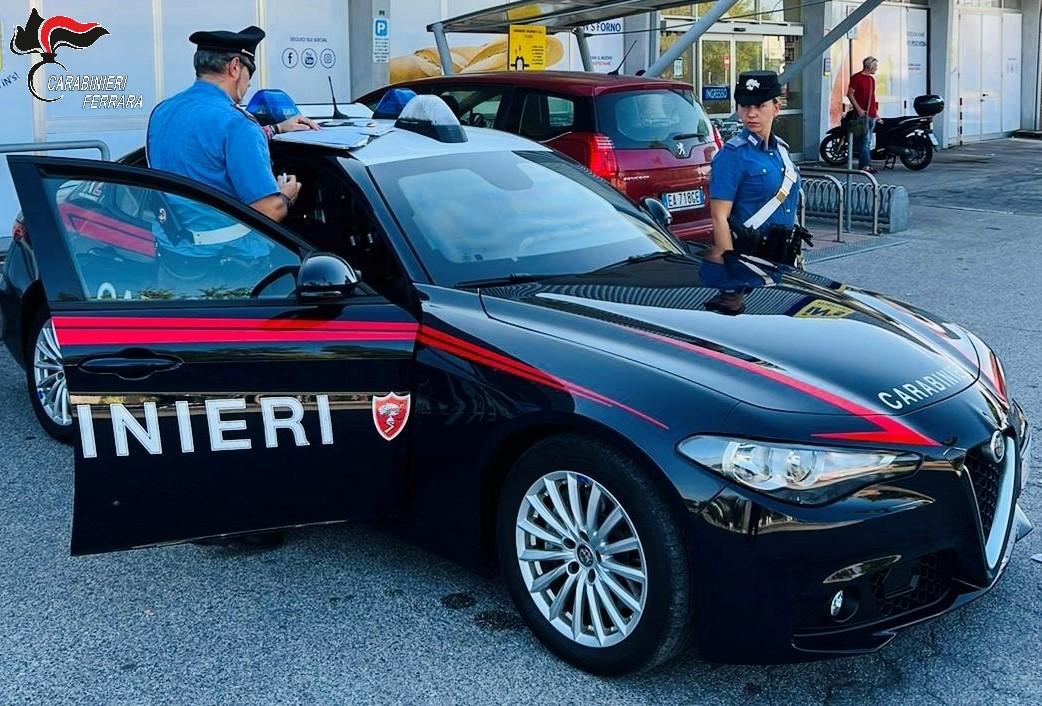 Va al supermercato ed esce senza pagare, 29enne arrestata a Ferrara