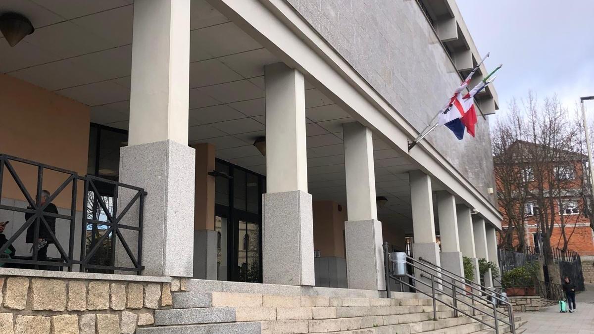 Minacce alla vicina di casa e alla figlia disabile: condòmino 82enne condannato