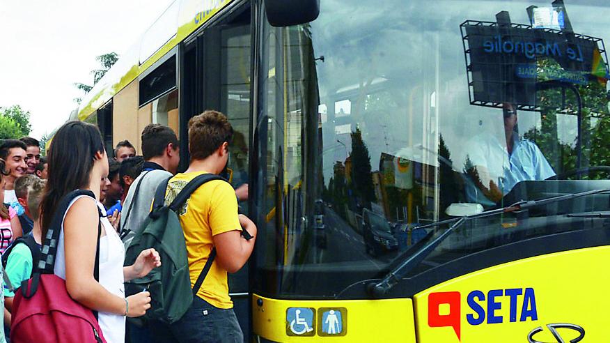 Biglietti più cari per i bus: Comune e sindacati in rivolta