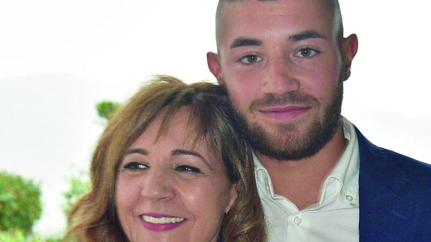 Parla la madre dell’ucciso: «Mio figlio è morto, voi avete scelto il silenzio, siete tutti colpevoli»