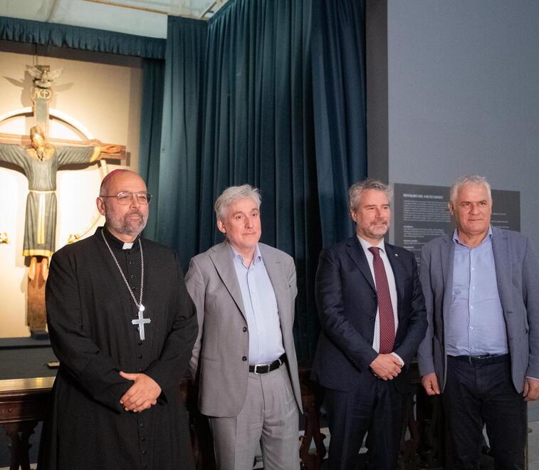 Lucca, brilla il Volto Santo restaurato: che sia un segnale di speranza<br>
