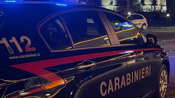 Prato, giovane rapinato rischia di subire abusi sessuali: arrestato uno dei tre aggressori