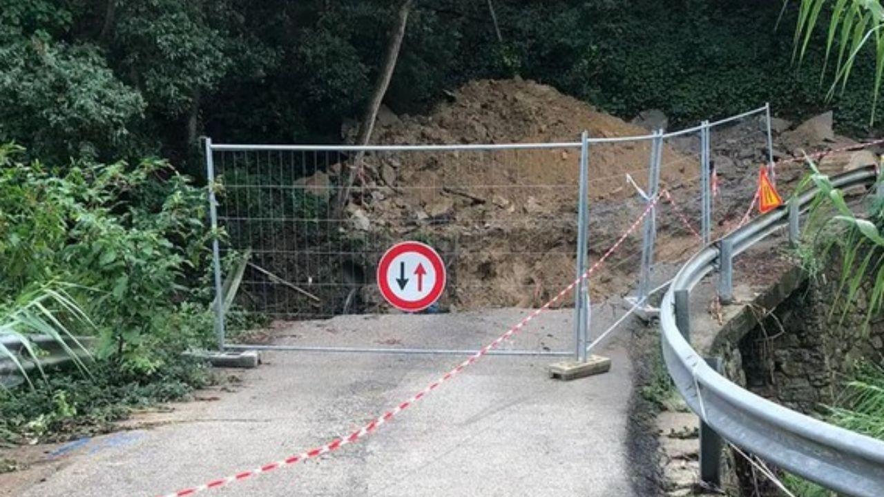 La voragine sulla strada di Forno