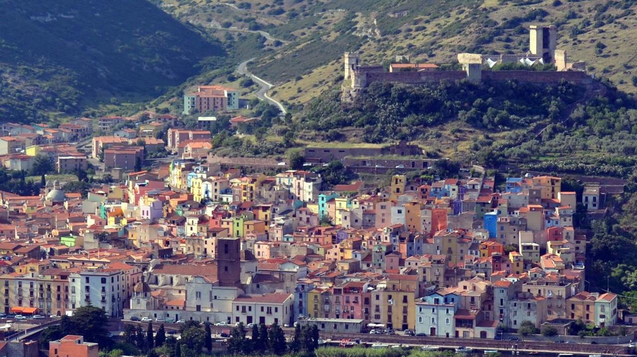 Bosa, la minoranza fa i conti in tasca alla giunta: «Non spendono le risorse»