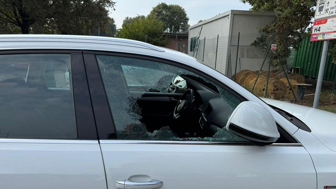Reggio Emilia: due auto spaccate in una settimana nel parcheggio dell’ospedale