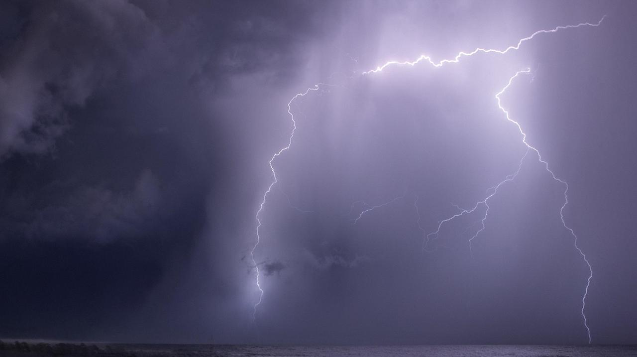 
	Fulmini durante un temporale (foto archivio)

