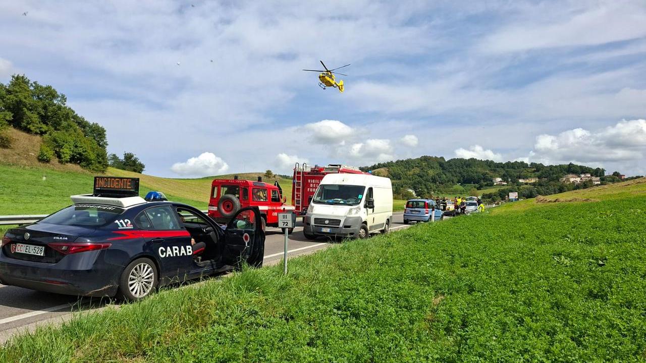 Scontro tra auto e scooter sulla Statale 63: muore un 39enne di Scandiano