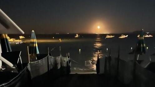 Tragedia sfiorata a Sant'Andrea dove un giovane ha rischiato di annegare