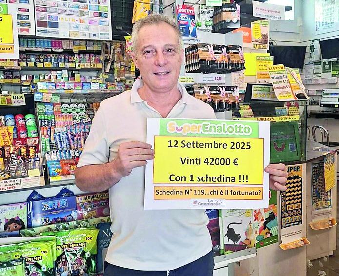 
	Il cartello che mostra la vincita alla tabaccheria La Coccinella

