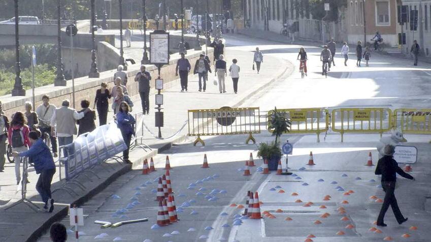 Lungarni chiusi per una manifestazione (foto d’archivio)