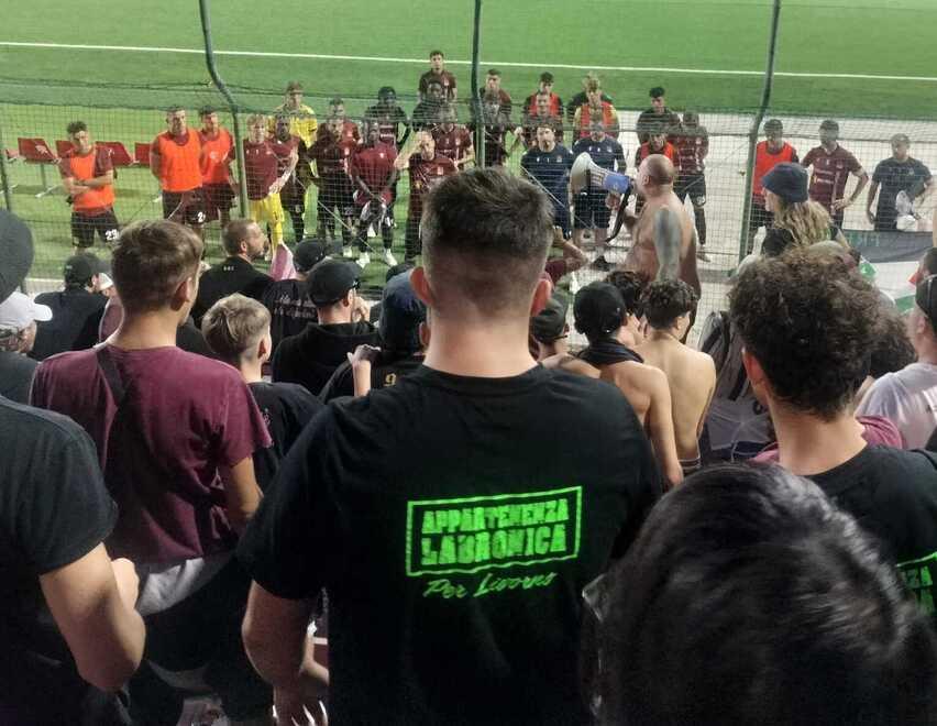 Livorno, tre minuti da incubo e non si riemerge più: amaranto sconfitti a Pesaro