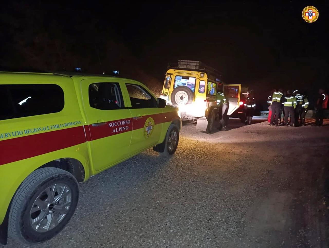 Disperso nel bosco a 81 anni, fungaiolo ritrovato nella notte