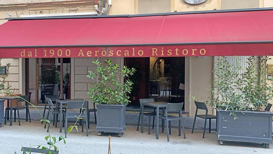 Il ristorante Aeroscalo in via Roma a Pontedera (Foto Stick)