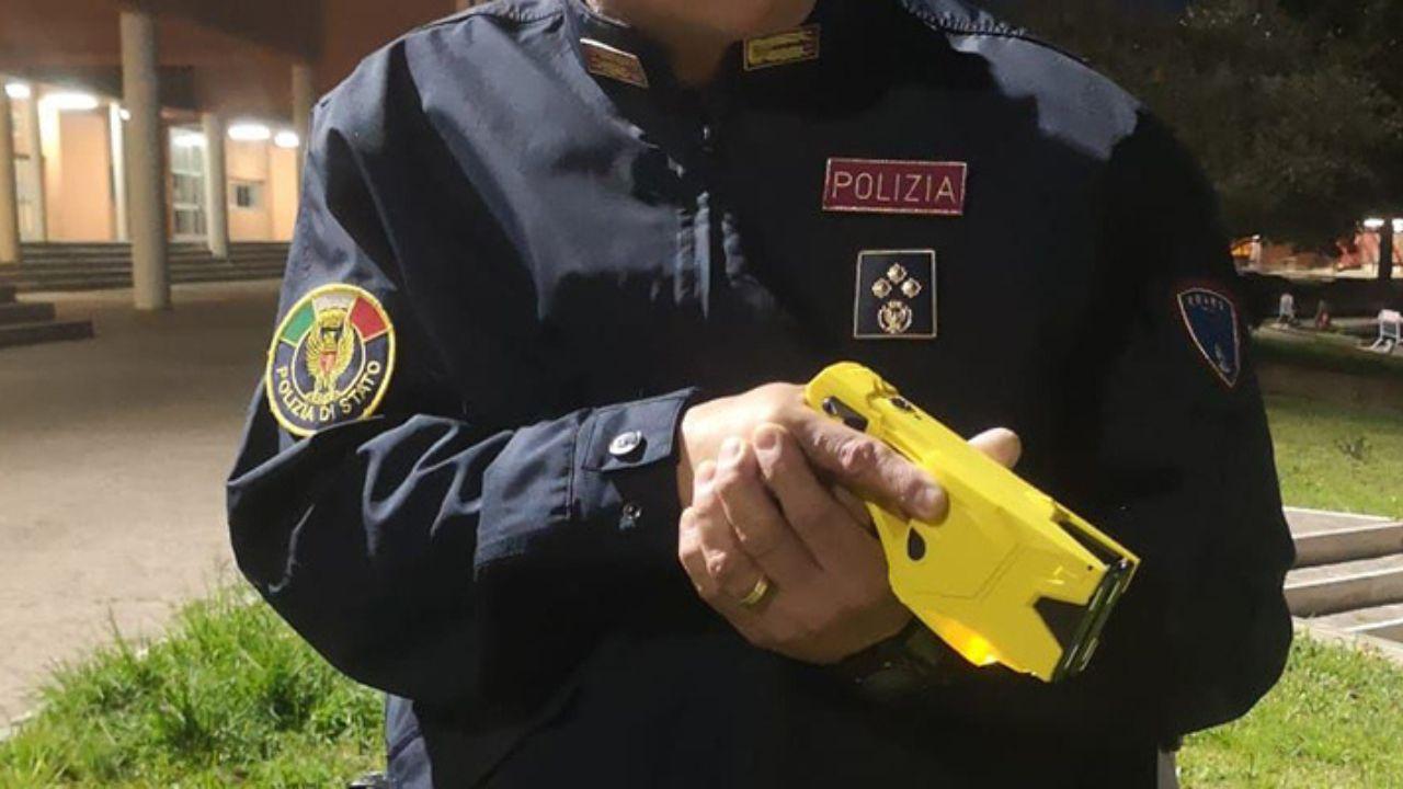 
	L'uomo &egrave; stato colpito dal taser dalla polizia

