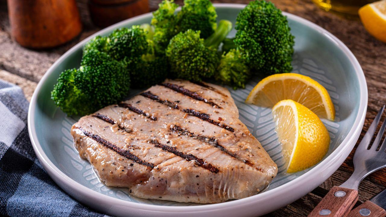 I due avevano ordinato tonno alla griglia