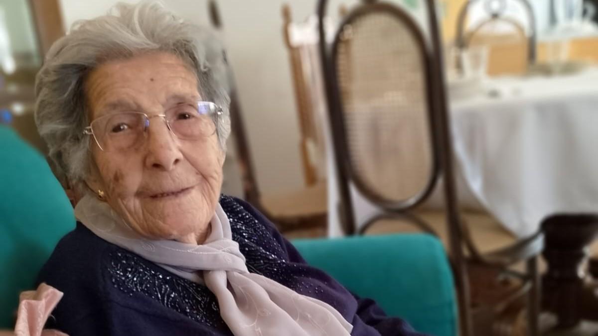 Addio a zia Emma, la storica sarta del paese si spegne alla vigilia dei 100 anni