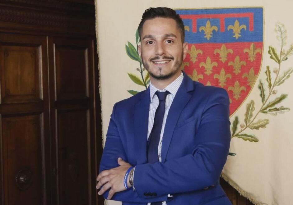 Prato, interrogato per cinque ore Belgiorno sul caso revenge porn. Le voci sull'altro politico coinvolto e le parole dell'avvocato