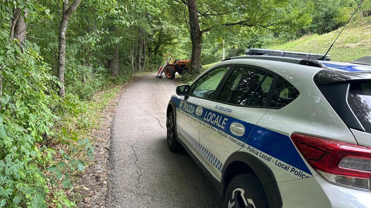 La polizia locale sul luogo dell'incidente