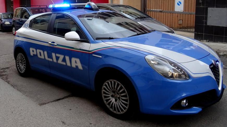 Sbarco di migranti con un barchino a Cagliari