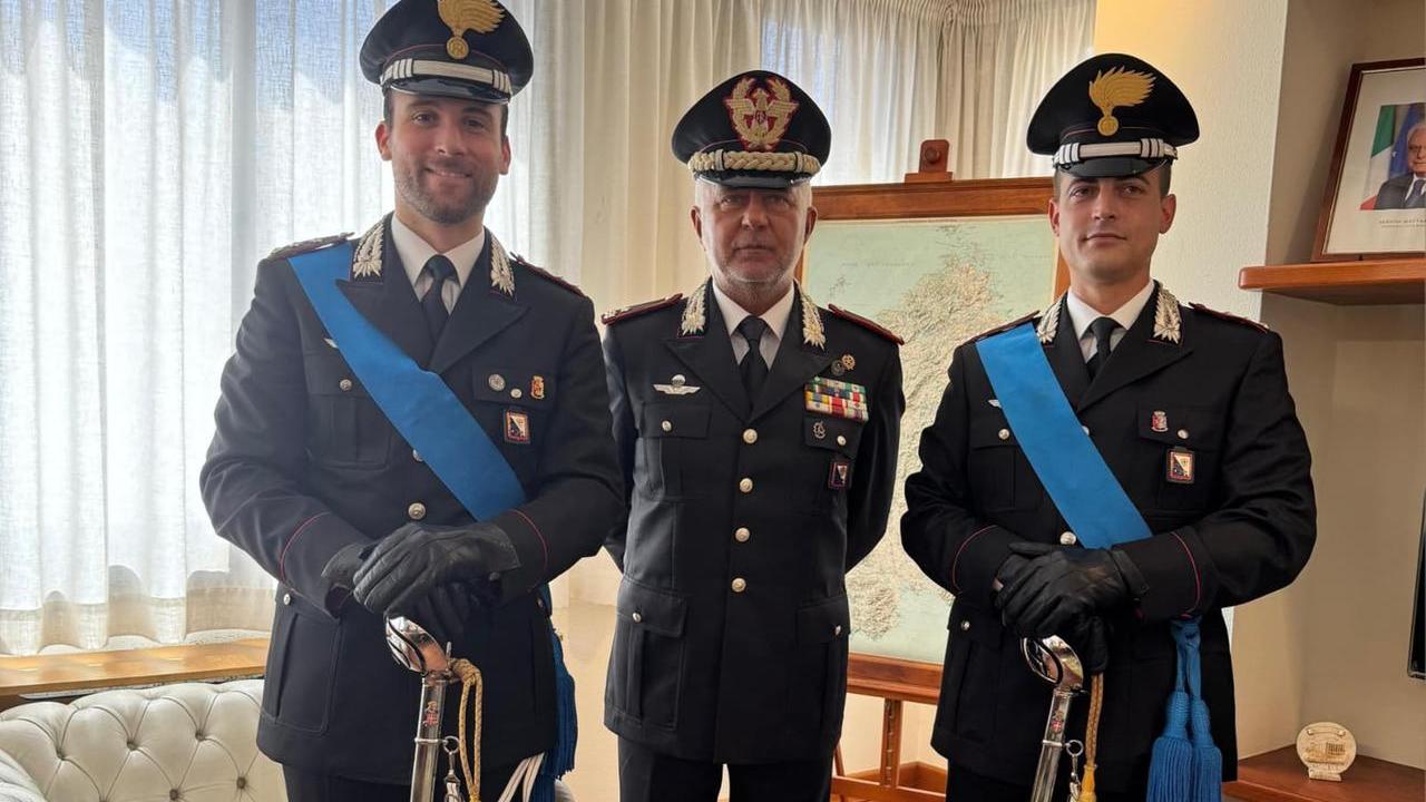 Da sinistra il capitano Rutigliani, il generale Grasso e il capitano Striano