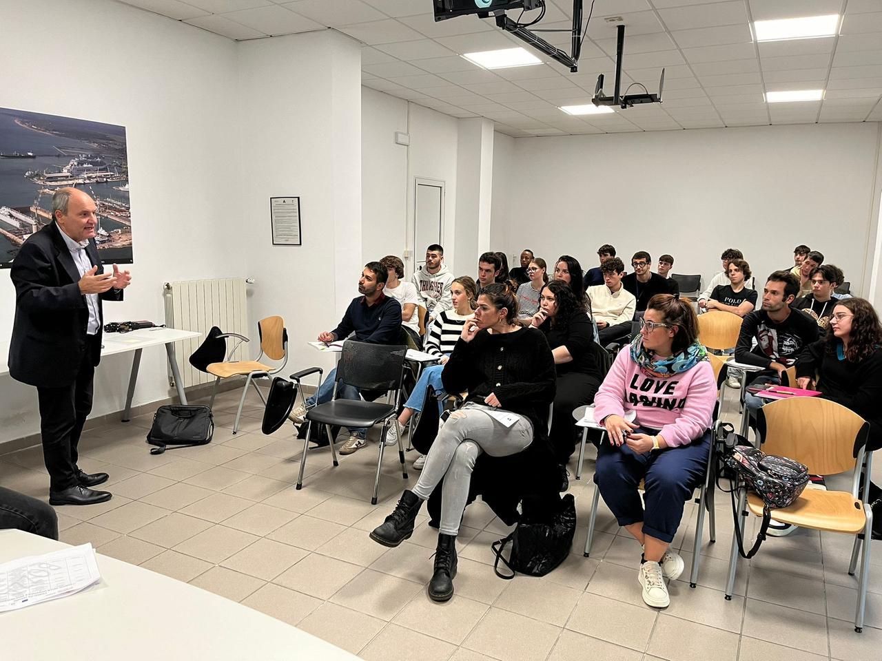 
	Un momento della presentazione

