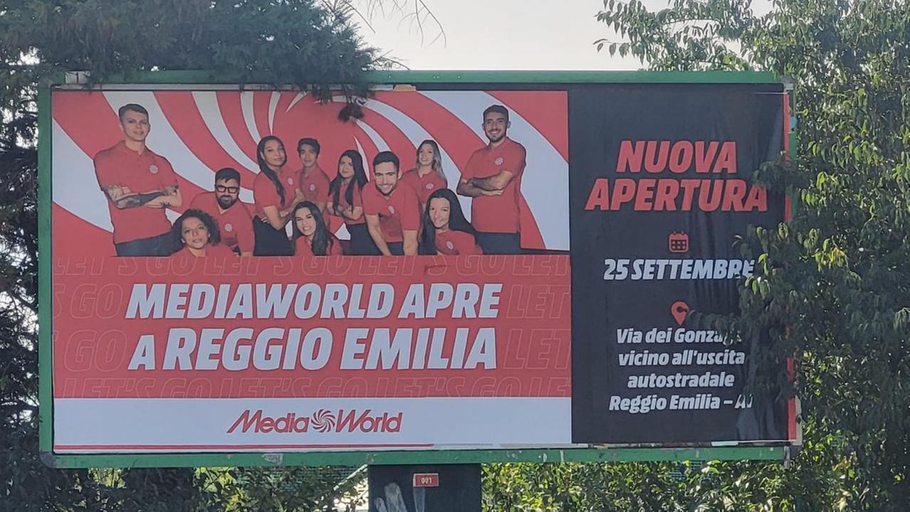 MediaWorld, i cartelloni annunciano: il 25 settembre apre il nuovo store