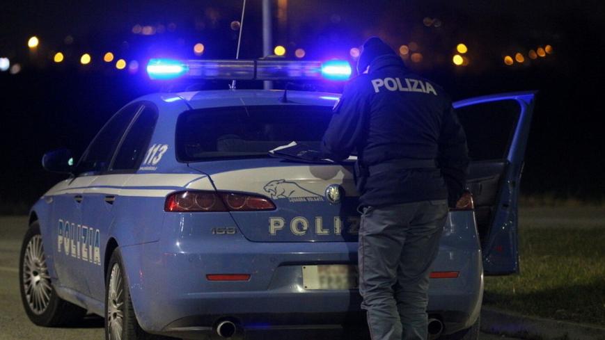 Livorno, crea il caos in piazza con lo spray al peperoncino: chi è il 37enne arrestato