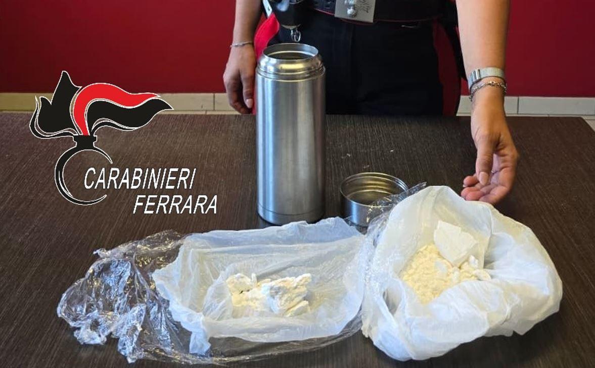 Cocaina nascosta nella borraccia, spacciatore arrestato a Lido Spina