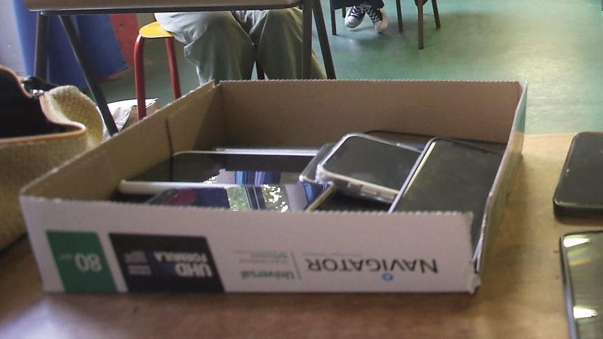 Niente smartphone in classe: spuntano i giochi da tavolo