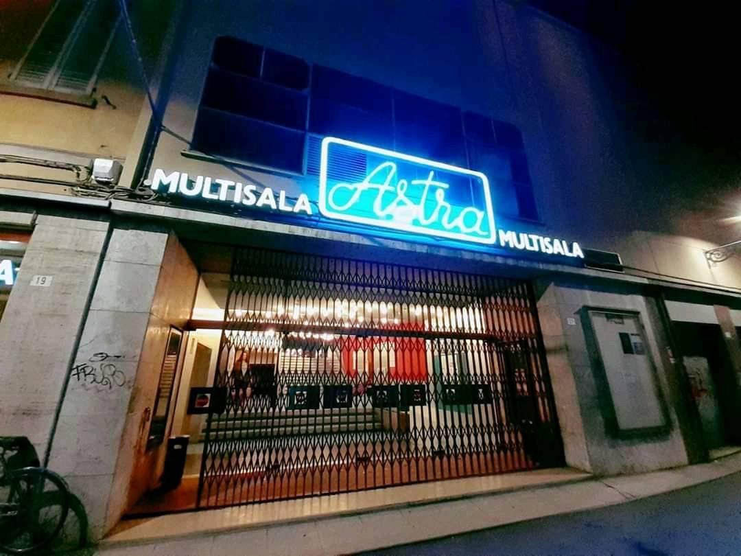 
	Il cinema Astra a Modena

