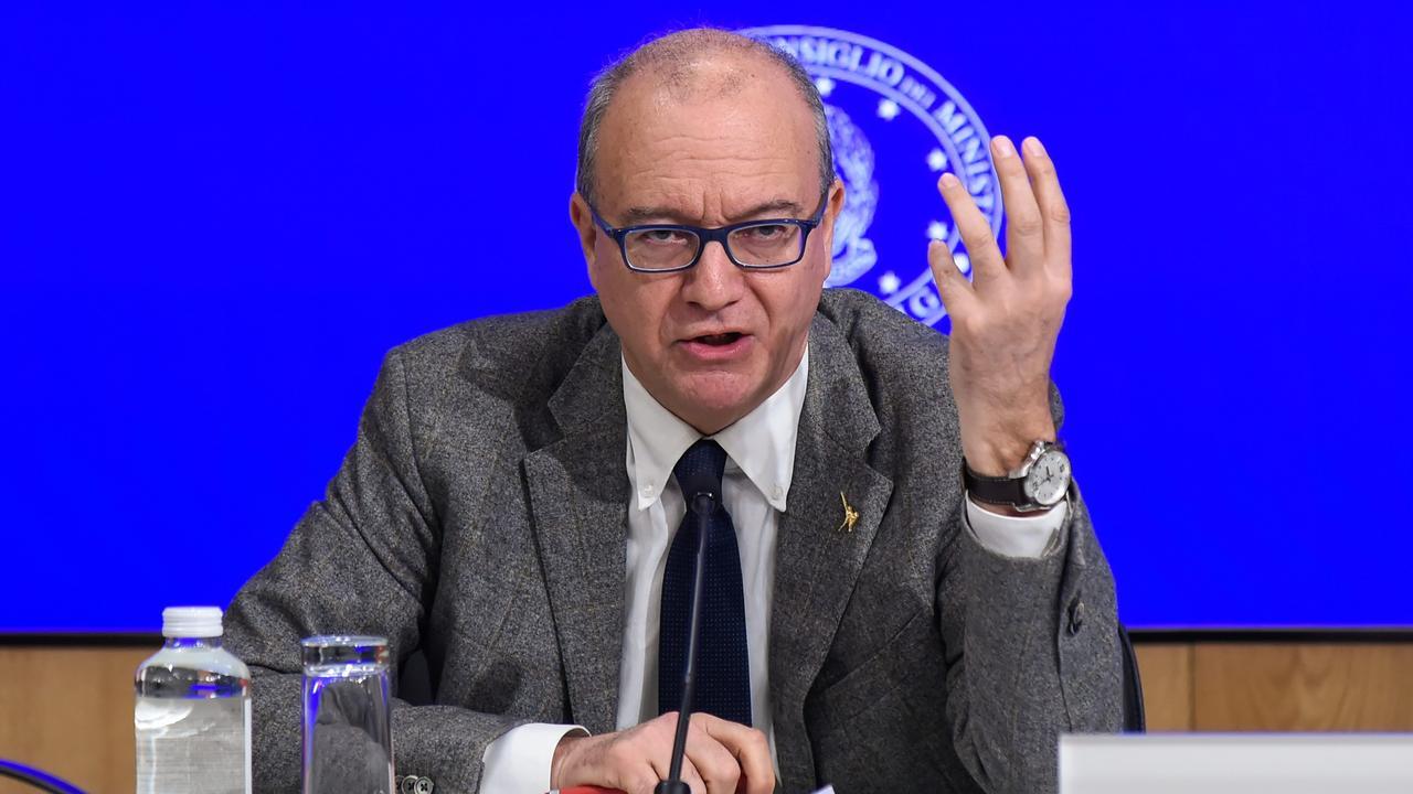 «No agli smartphone a scuola, sì all’Intelligenza artificiale, nuovo esame di maturità»: ecco la rivoluzione Valditara – L’INTERVISTA COMPLETA