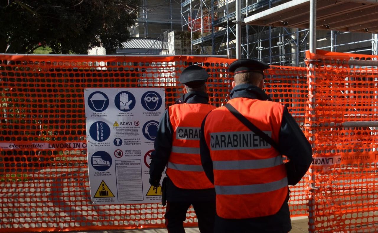 Incidente sul lavoro: operaio cade da un’impalcatura alta due metri