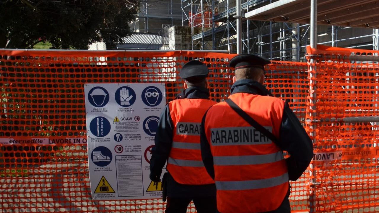 Incidente sul lavoro: operaio cade da un’impalcatura alta due metri