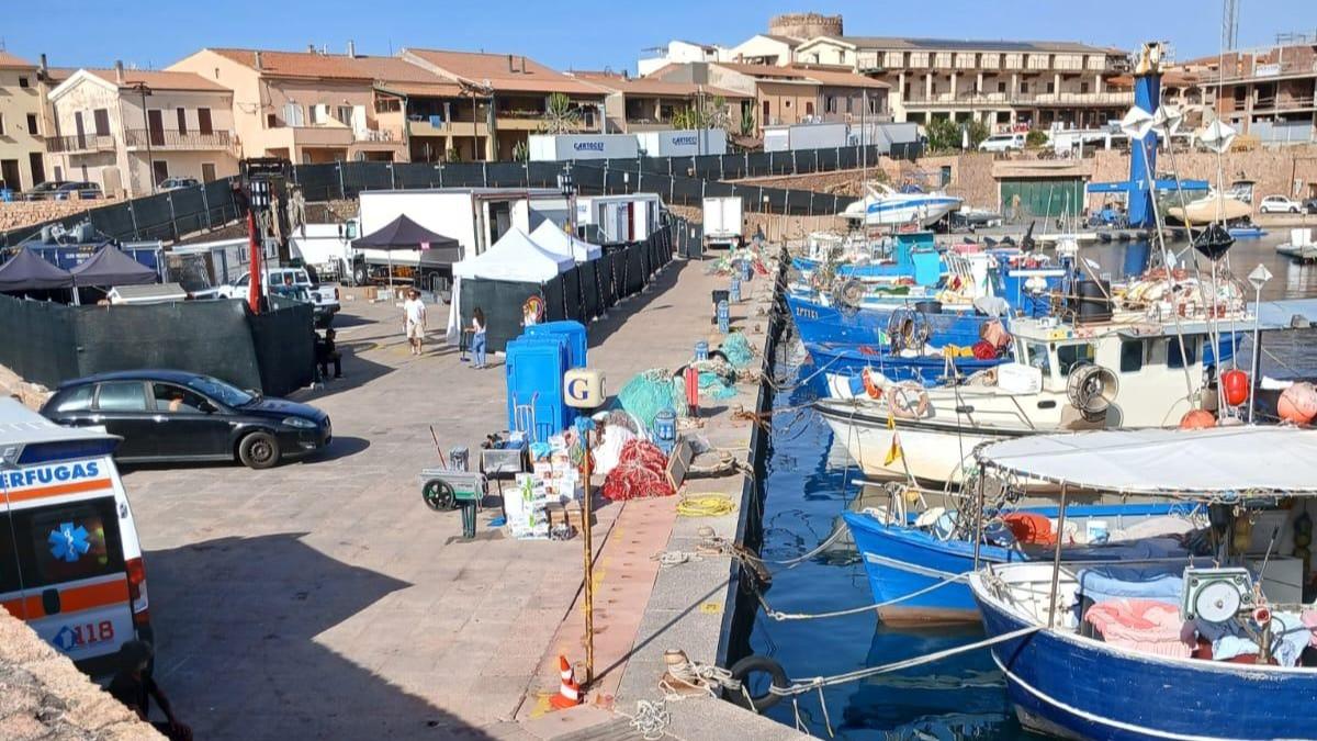 
	L'area del porto transennata dalla troupe cinematografica

