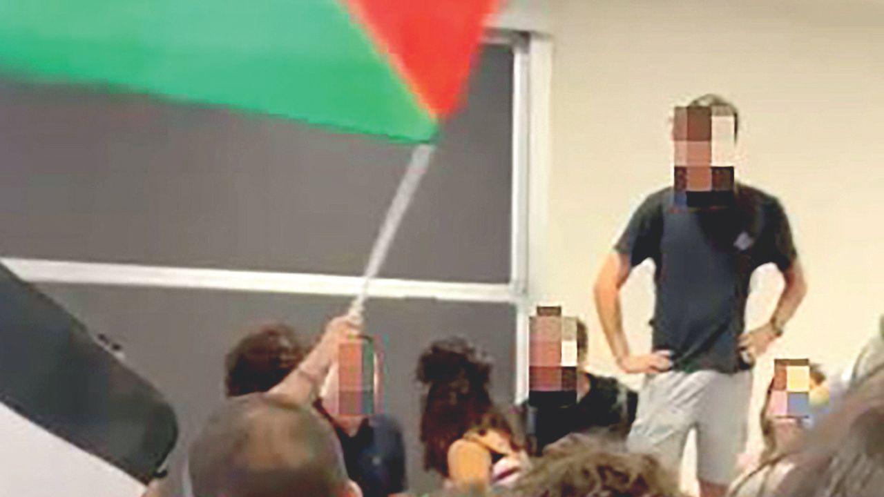 
	L&rsquo;irruzione avvenuta marted&igrave; da parte del collettivo all&rsquo;interno dell&rsquo;aula dell&rsquo;Universit&agrave; di Pisa

