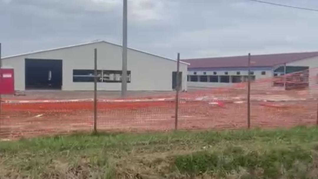 Allevamento intensivo di tacchini, la Forestale mette i sigilli a un cantiere a Fabbrico