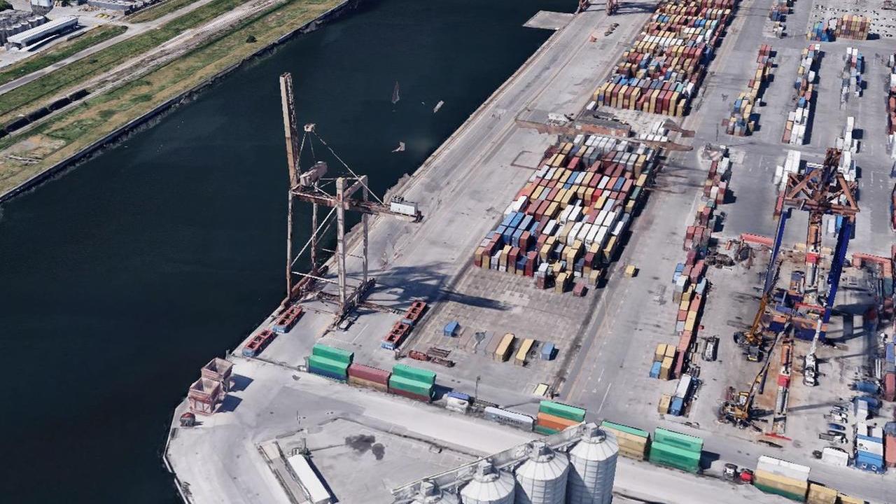 Lo scalo merci del porto di Ravenna