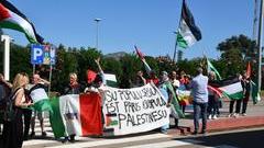 Attivisti pro Palestina di nuovo piazza, sit in nell’aeroporto di Olbia