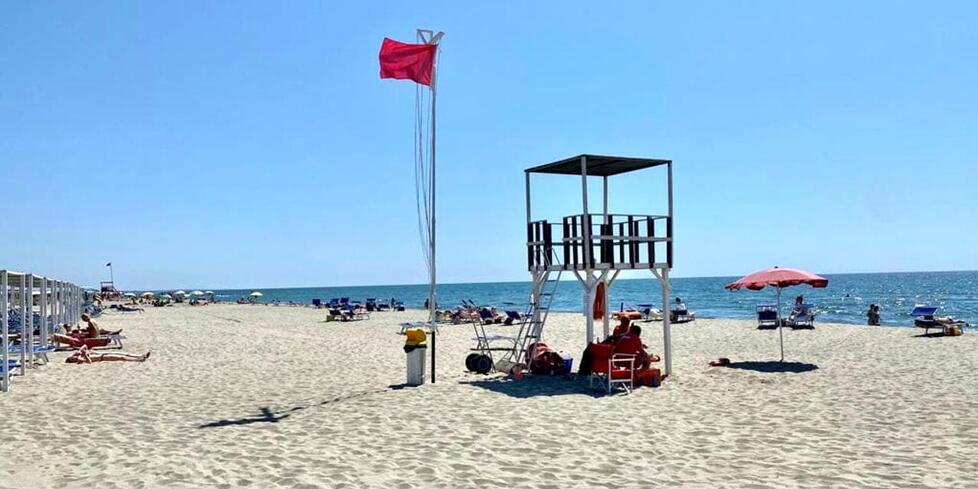 Un tratto di spiaggia a Marina di Vecchiano