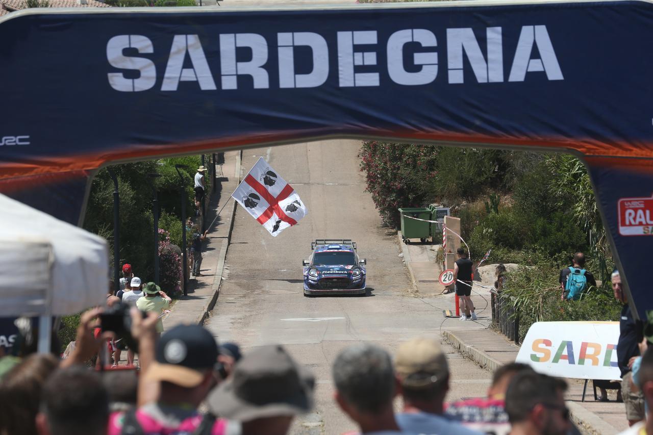 Il traguardo alle prove speciali del Rally Italia Sardegna 2025