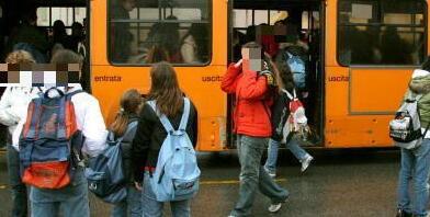 
	I ragazzi su un bus (foto d'archivio)

