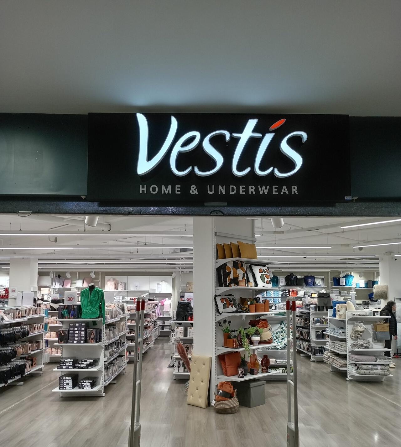 Tenta di evitare un furto ma viene colpita dai rapinatori: i nomi degli accusati