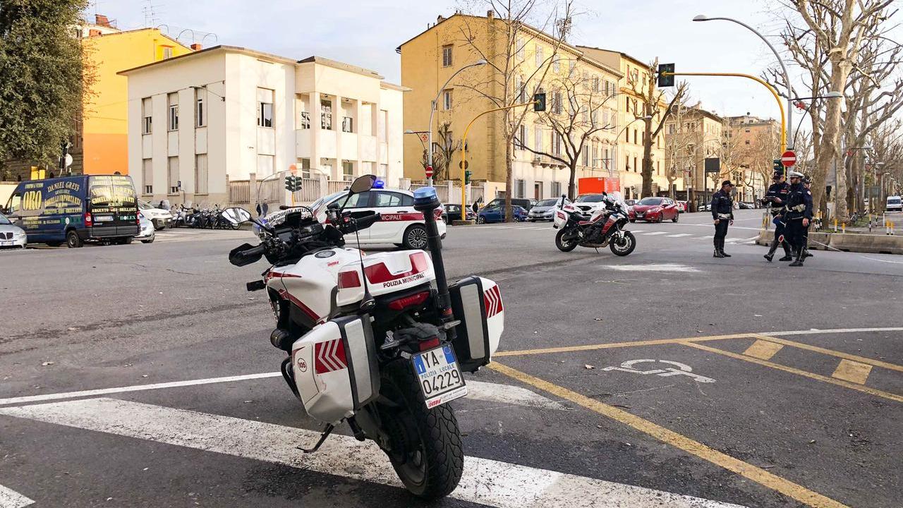 Firenze, aggredisce la moglie in strada: 39enne denunciato dalla Polizia Municipale