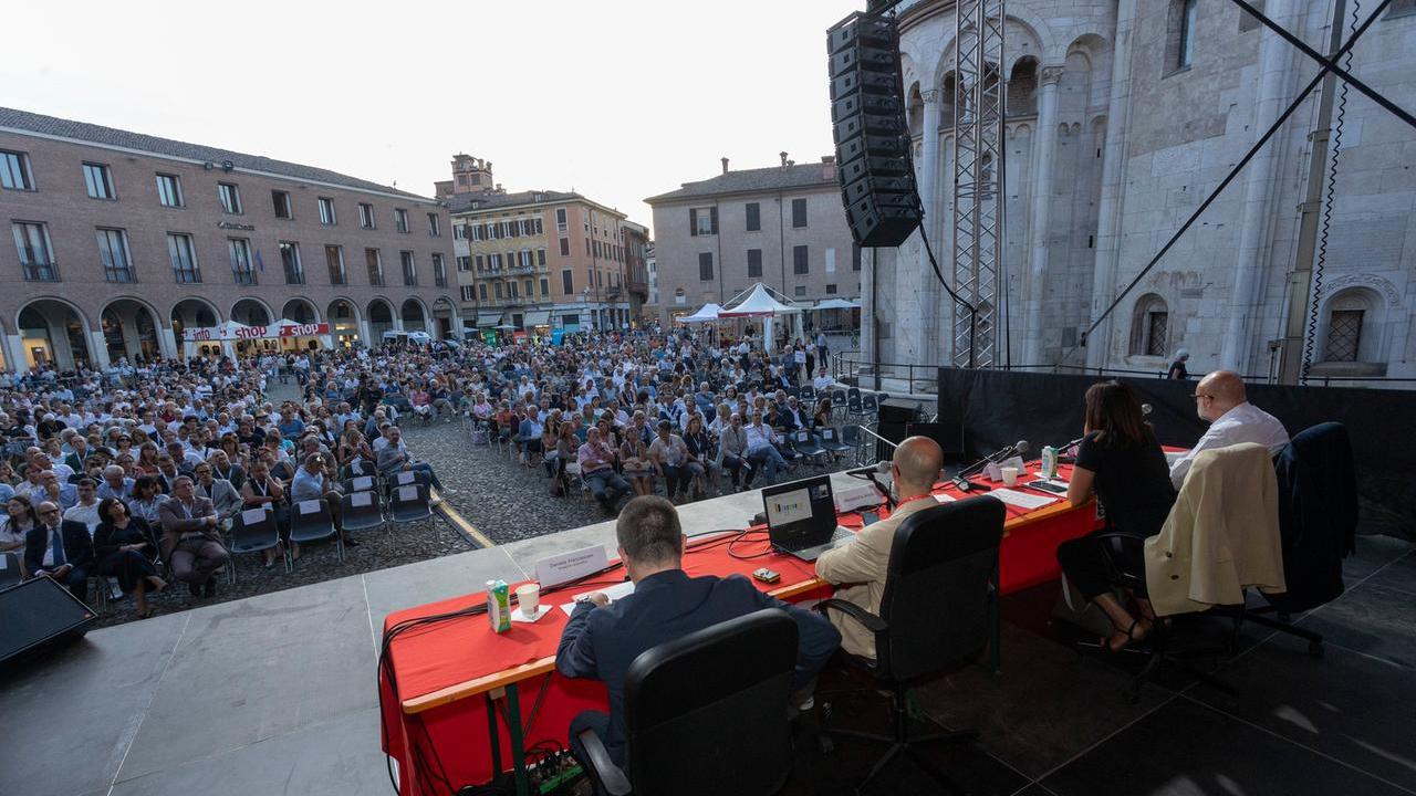 Una lezione in piazza Grande
